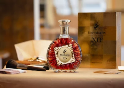 Dorure de l’iconique carafe XO de la Maison Rémy Martin